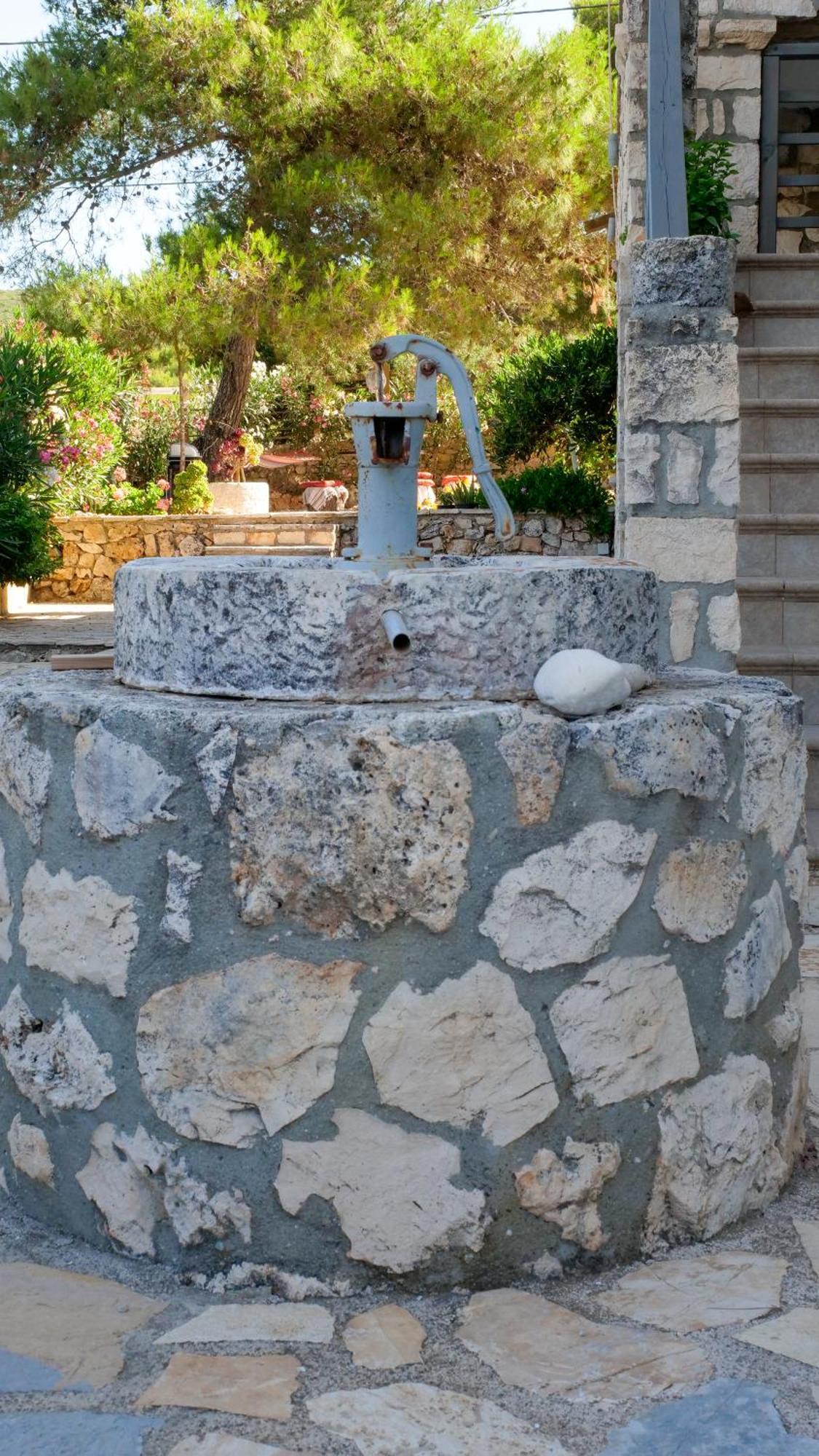 Fterini Apartments Sterna & Alletri Agios Leon Exterior photo